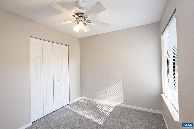 Building Photo - 1032 Cheshire Ct