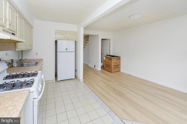 Building Photo - 2019 S Etting St