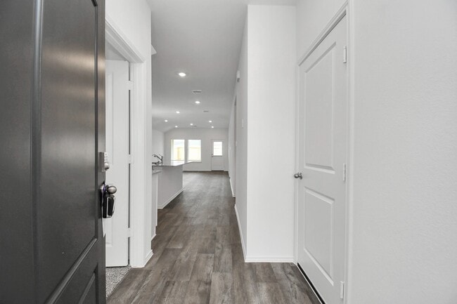 Building Photo - 3822 Zoeys Wy