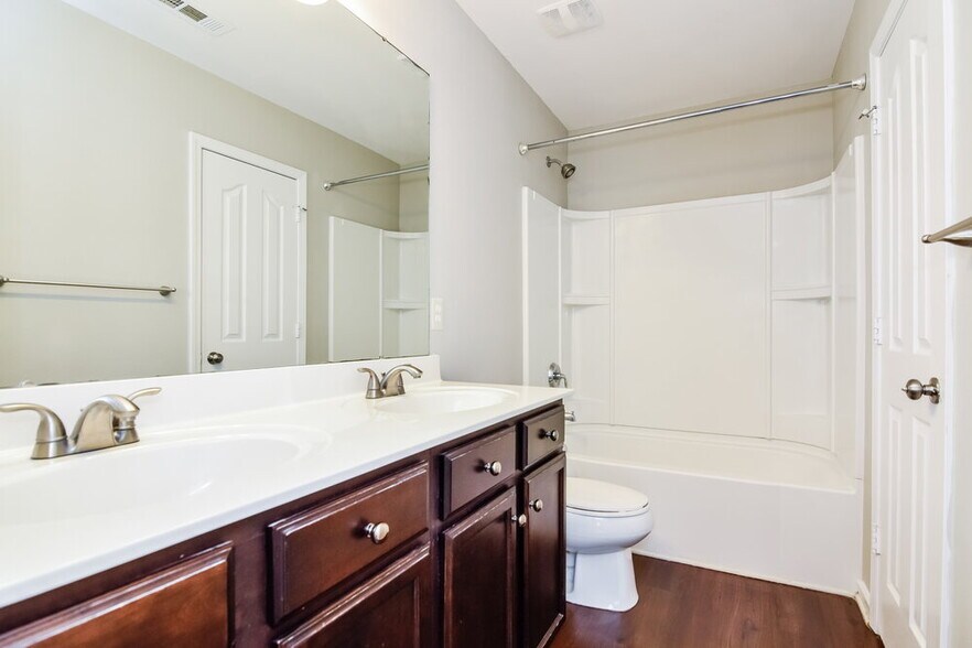 Building Photo - 12923 Settlers Trail Ct