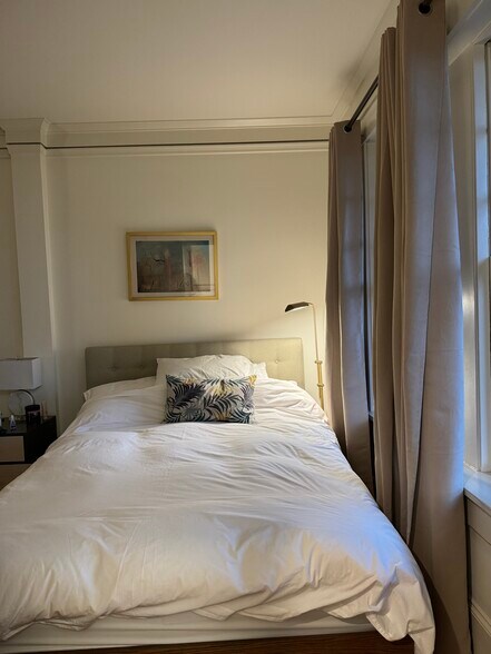 Building Photo - 266 11th St NE