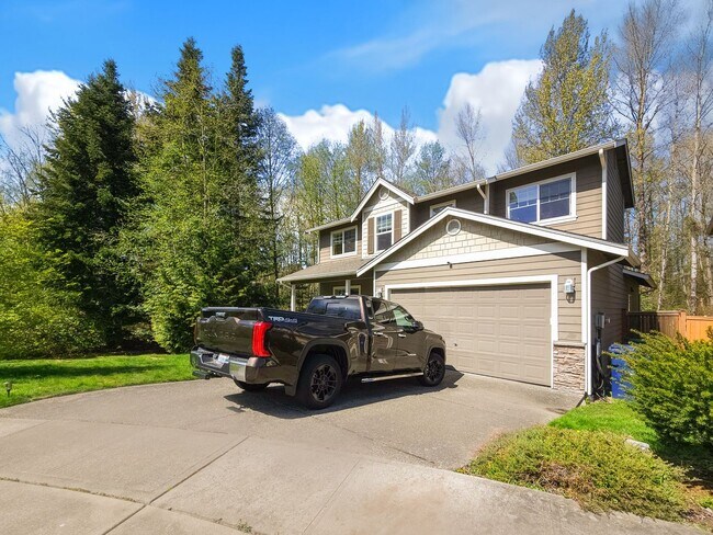 Building Photo - 5BR/3BA End Unit with Greenbelt View in Lynnwood with A/C!