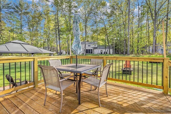 Building Photo - 36 Belvedere Dr