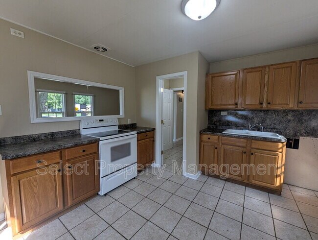 Building Photo - 926 Houston Dr