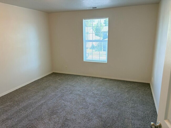 Building Photo - 16697 Shaw Pine Ct