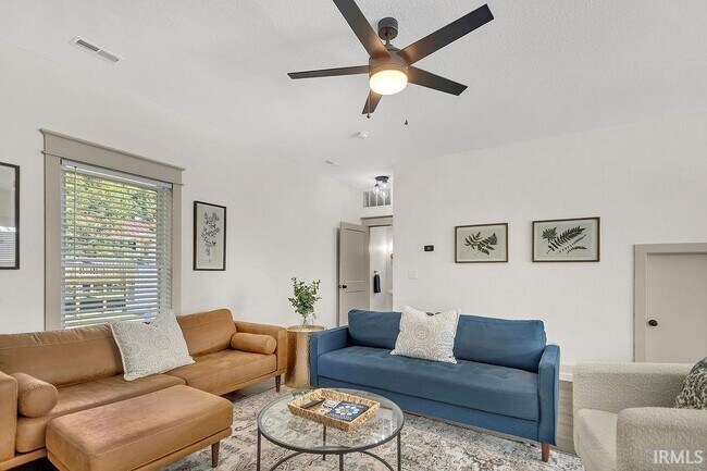 Building Photo - 1122 S Fess Ave