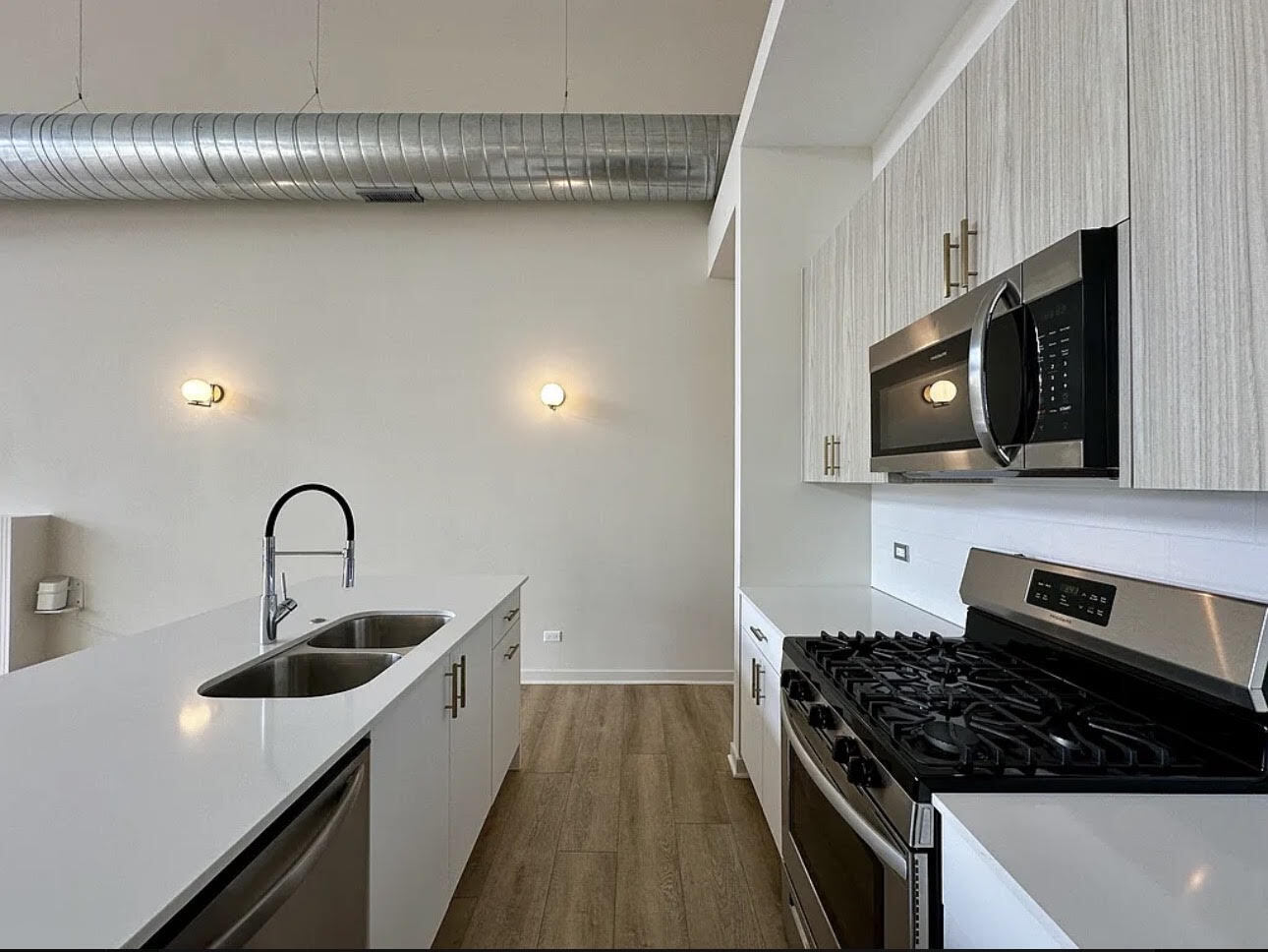 Building Photo - 3207 N Narragansett Ave