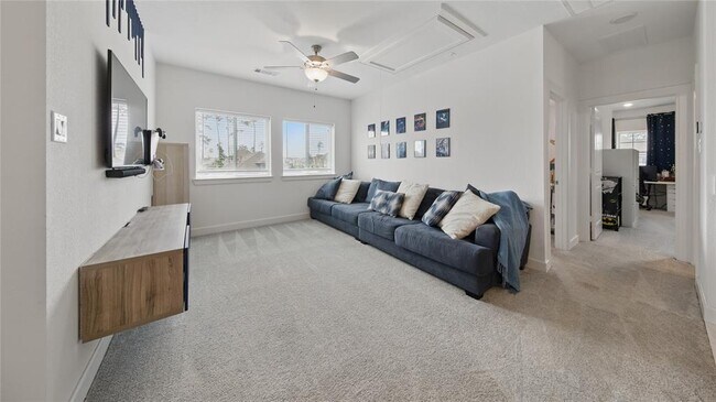 Building Photo - 2807 Kingly Pne Trl