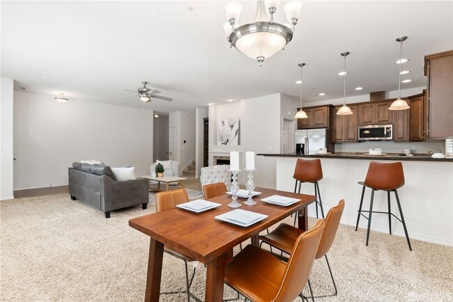 Building Photo - Trails at Tiburon Townhome