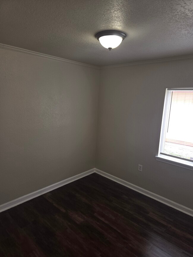 Building Photo - 9570 Bowen dr