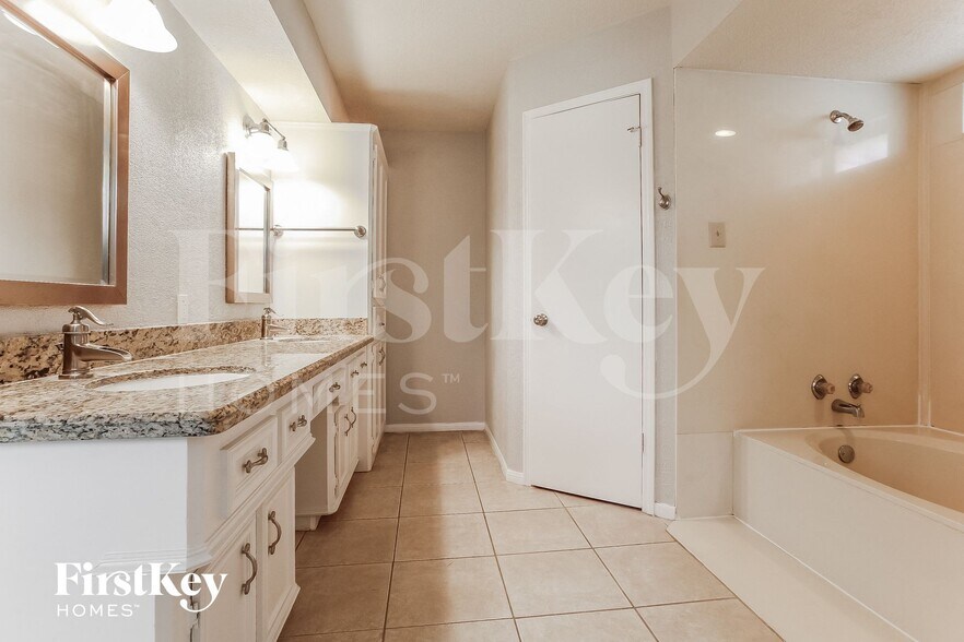 Building Photo - 18210 Widcombe Dr