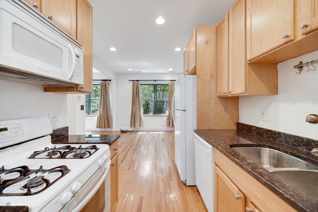 Building Photo - 5252 S Drexel Ave