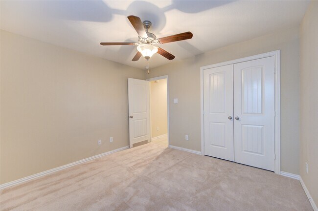 Building Photo - 6519 Point Hollow Ln