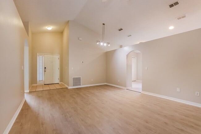 Building Photo - 1130 Ozark Ct