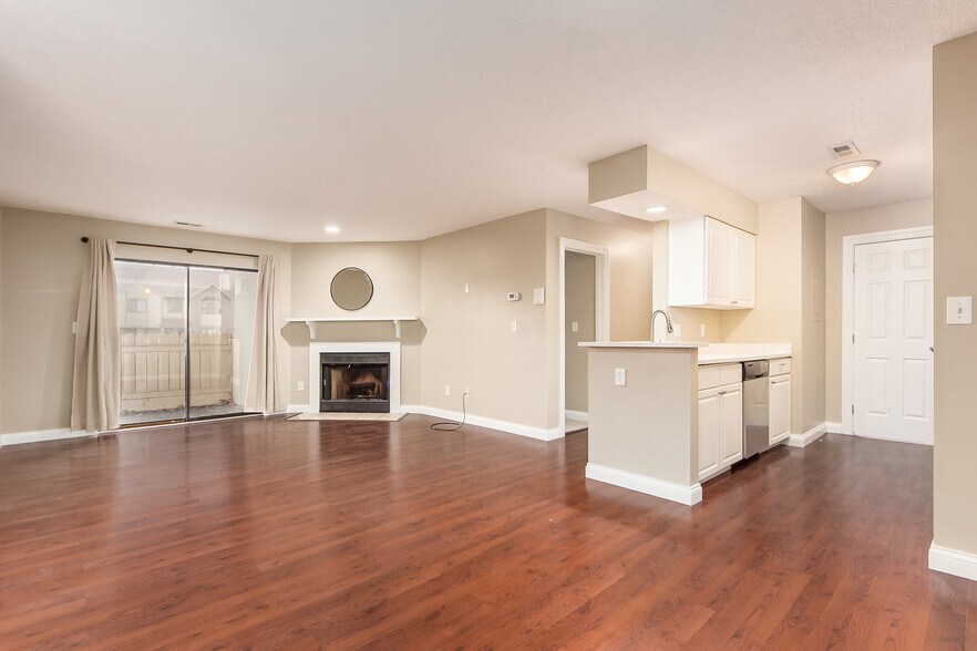 Building Photo - 2257 Hedgerow Road