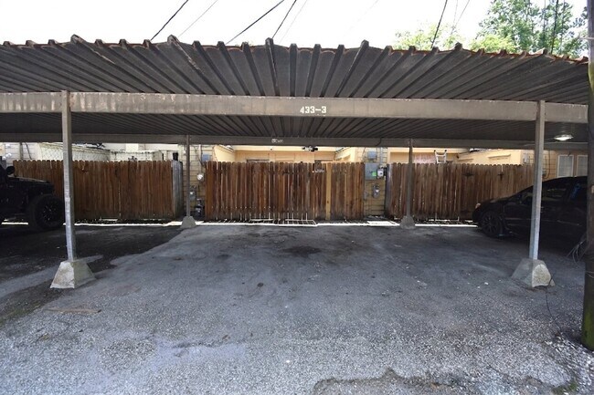 Building Photo - 433 Sunset Dr