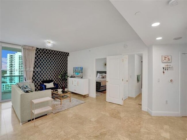 Building Photo - 1250 S Miami Ave