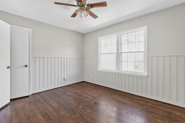 Building Photo - 1409 Wycliffe Dr