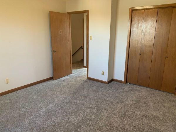 Building Photo - 4 BDRM/2.5BA Home available in Bexhill Sub...