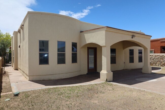 Building Photo - 14029 Rainbow Point Dr