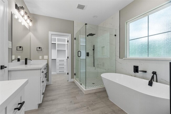 Building Photo - 11193 Wildwood Ln