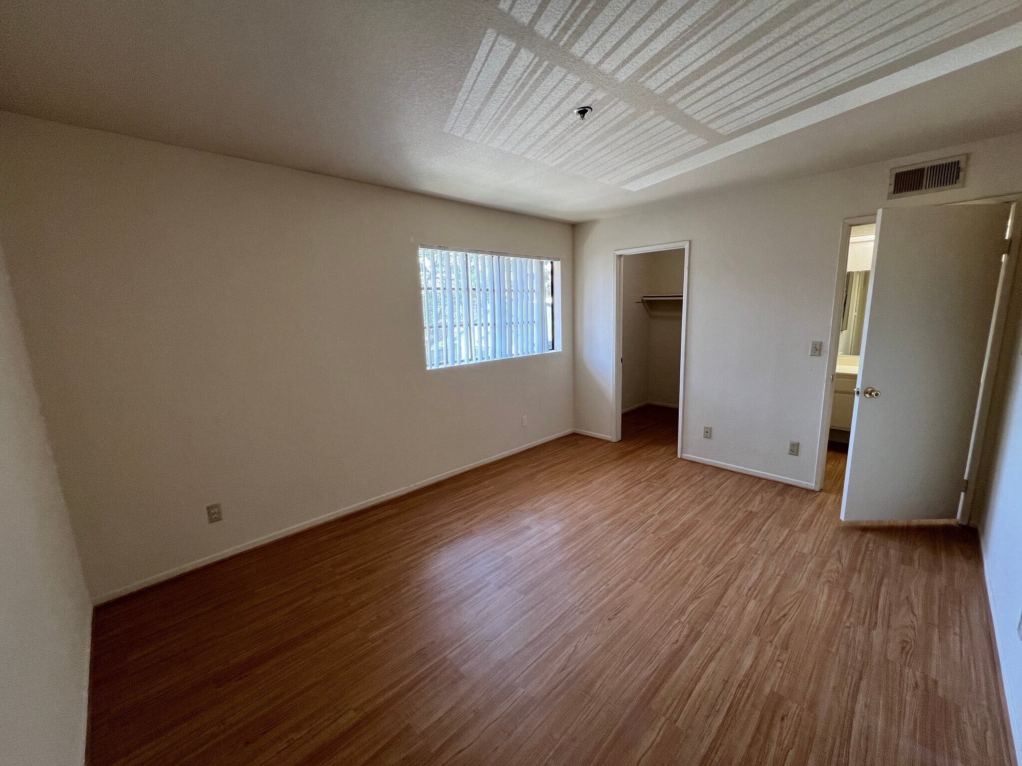 Building Photo - 1517 Rock Glen Ave