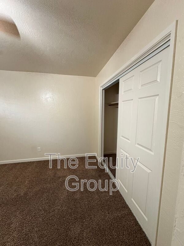 Building Photo - 547 W Tulare Ave