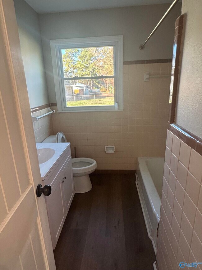 Building Photo - 1601 Armstrong St NW