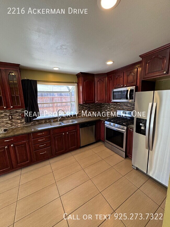 Building Photo - 2216 Ackerman Dr