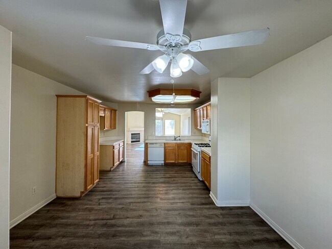 Building Photo - Beautiful home in Riverlakes Community