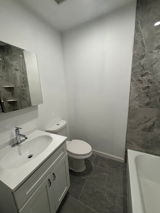 Building Photo - 437 Schwartz Ave