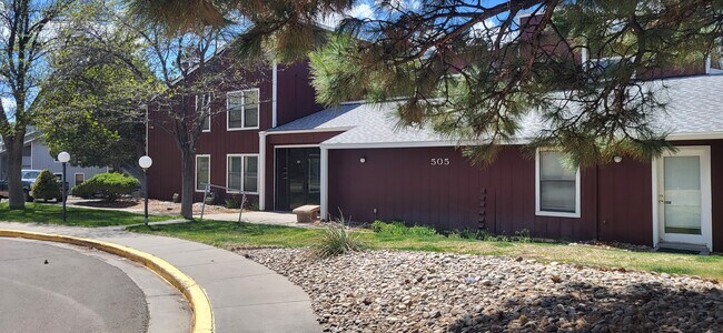 Building Photo - 505 Oppenheimer Dr