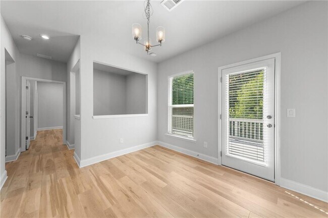 Building Photo - 96 Fairway Dr