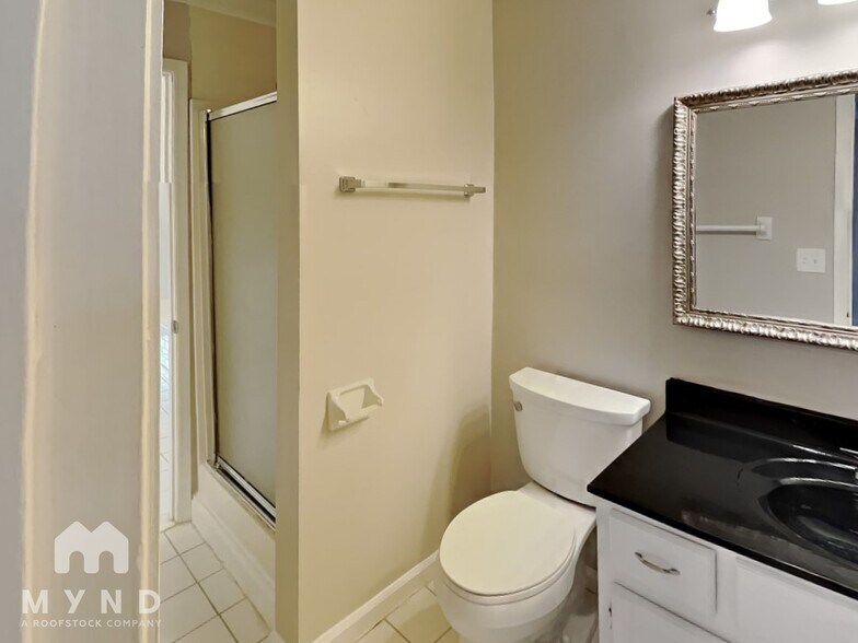 Building Photo - 5210 Laurel Bridge Dr SE