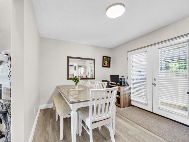 Building Photo - 1061 Quail Hollow Dr
