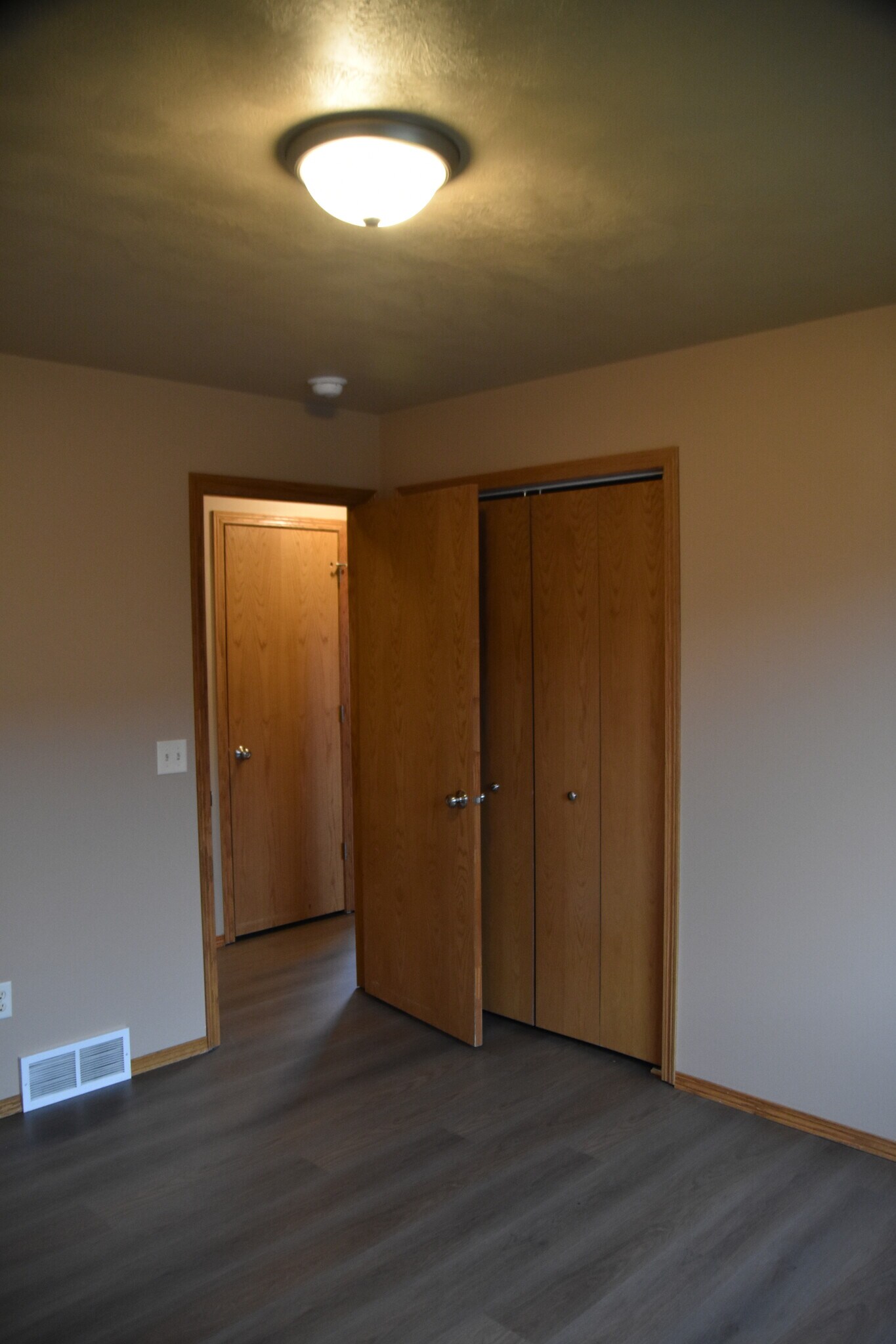 Building Photo - 8102 S Hughes Ave
