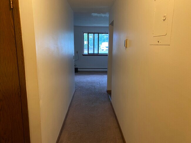 Building Photo - 1321 Division St