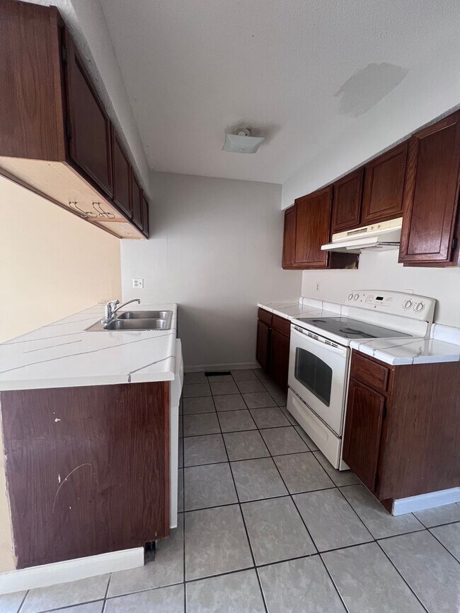 Building Photo - 710-712 Clinkscales Dr.