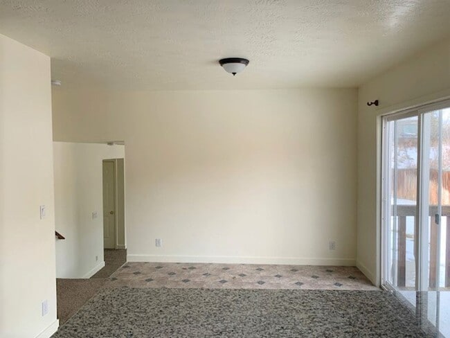 Building Photo - 3509 Forest Ct
