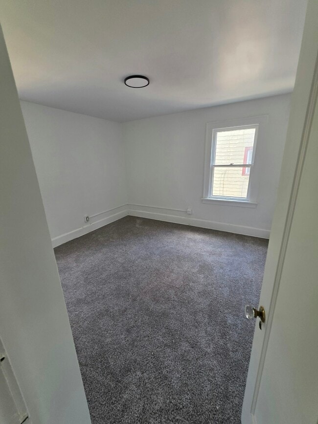 Building Photo - 3953 Elmwood Rd