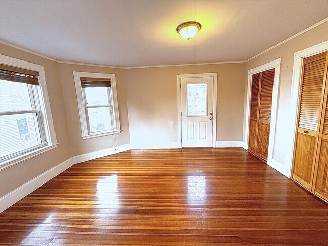 Building Photo - 12 Bigelow St