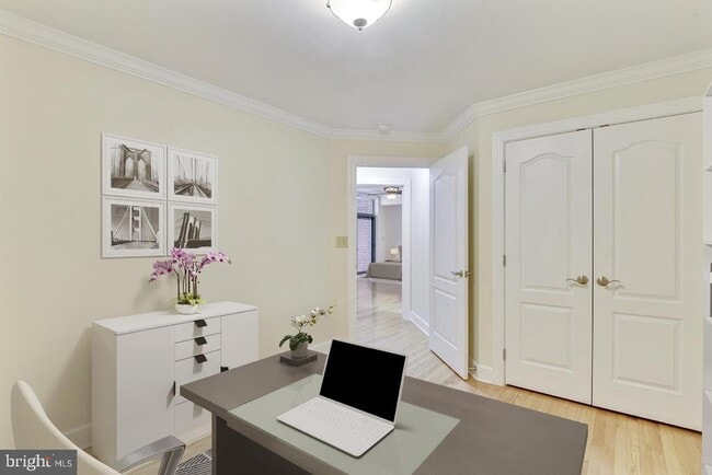 Building Photo - 502 W Broad St