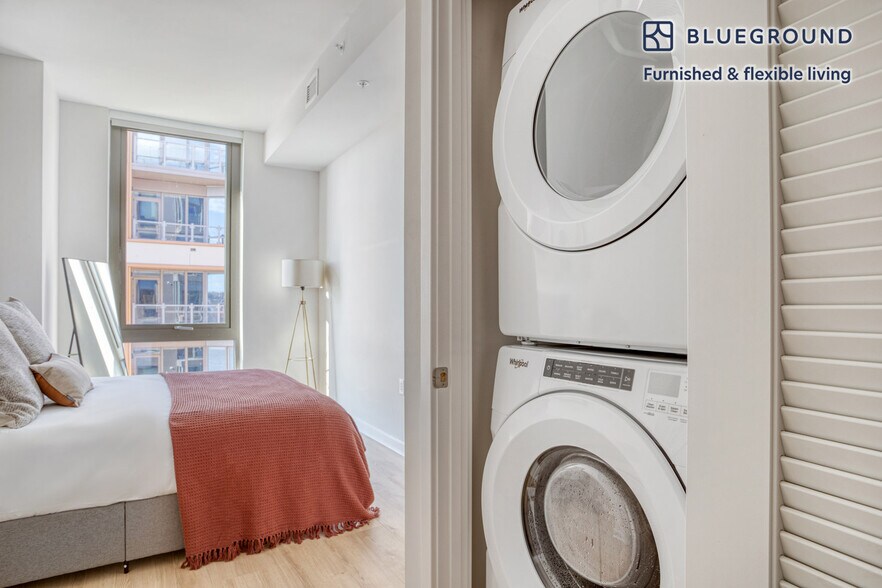 Building Photo - 2121 First Street Southwest-SI FL6-ID345