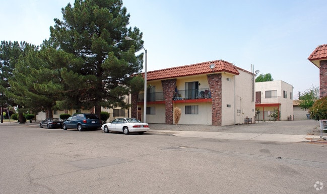 Building Photo - 375 Santo Dr