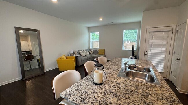 Building Photo - 5717 Union Pointe Dr