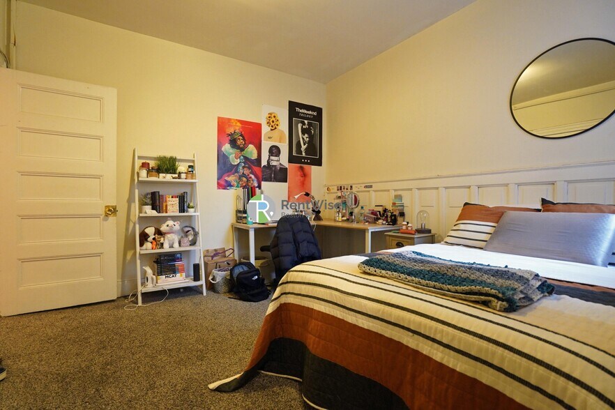 Building Photo - 72 Gardner St