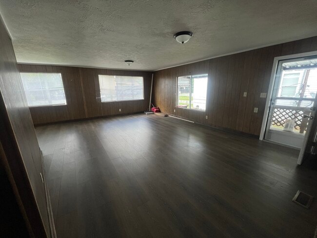Building Photo - 14122 Waxahachie St