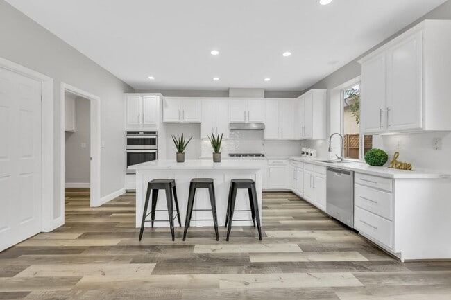 Building Photo - Gorgeous East Elk Grove Home