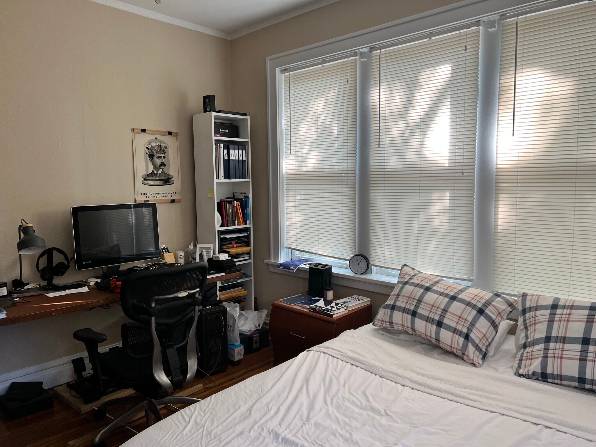 bedroom - 2516 Bellevue Ave