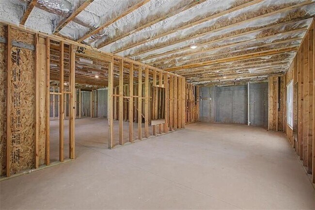 Building Photo - 133 W Putnam Ferry Rd